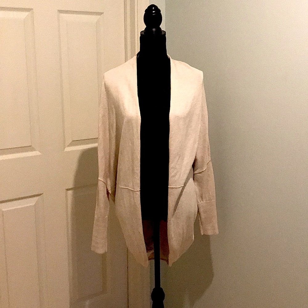 Cozy Cardigan with bat sleeves 🦇💕 EUC
